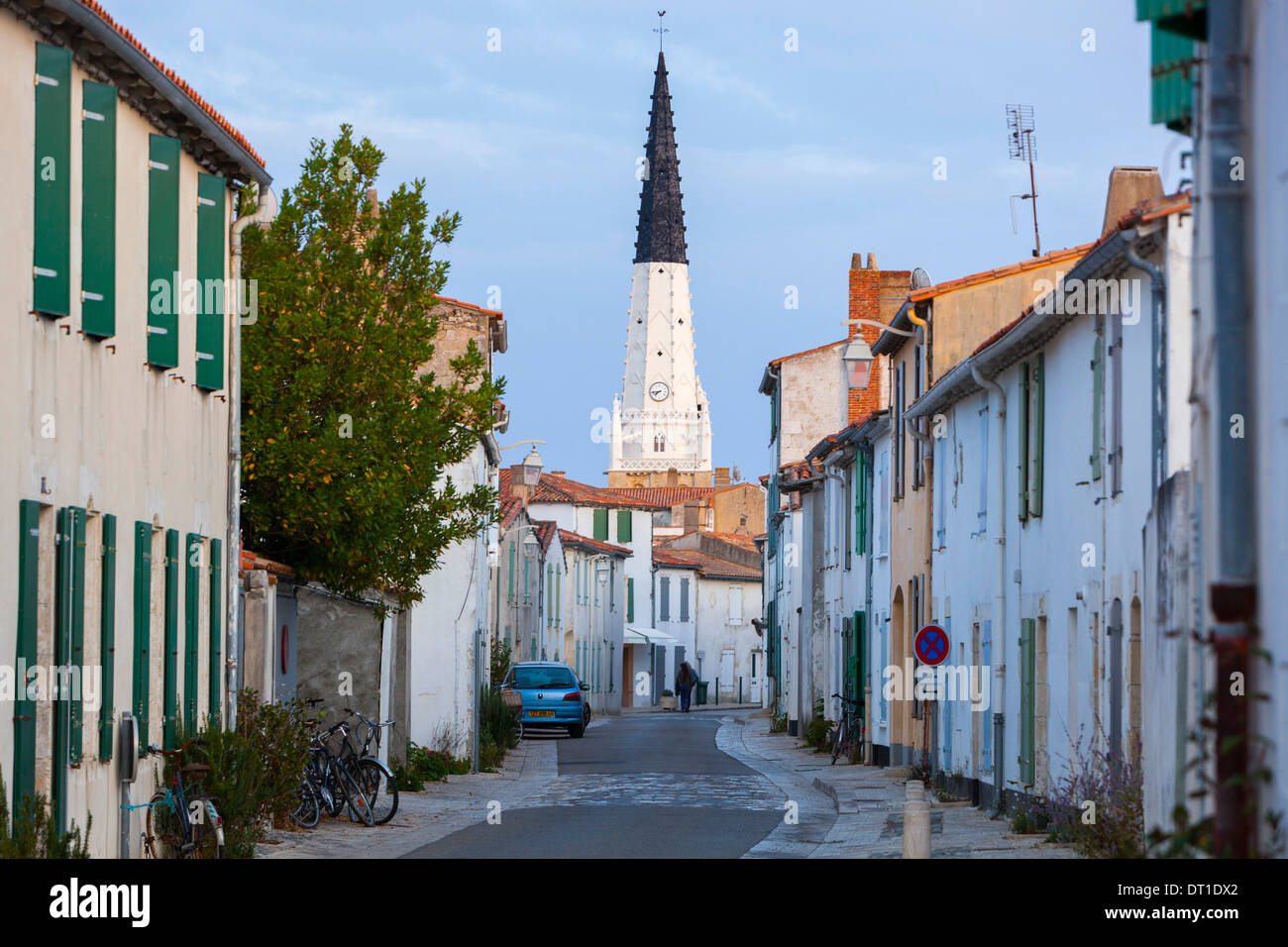Il centro della città di Ars-en-Ré sull'Isola di Ré (île de Ré) (17, Charente-Maritime reparto, Francia). Foto Stock