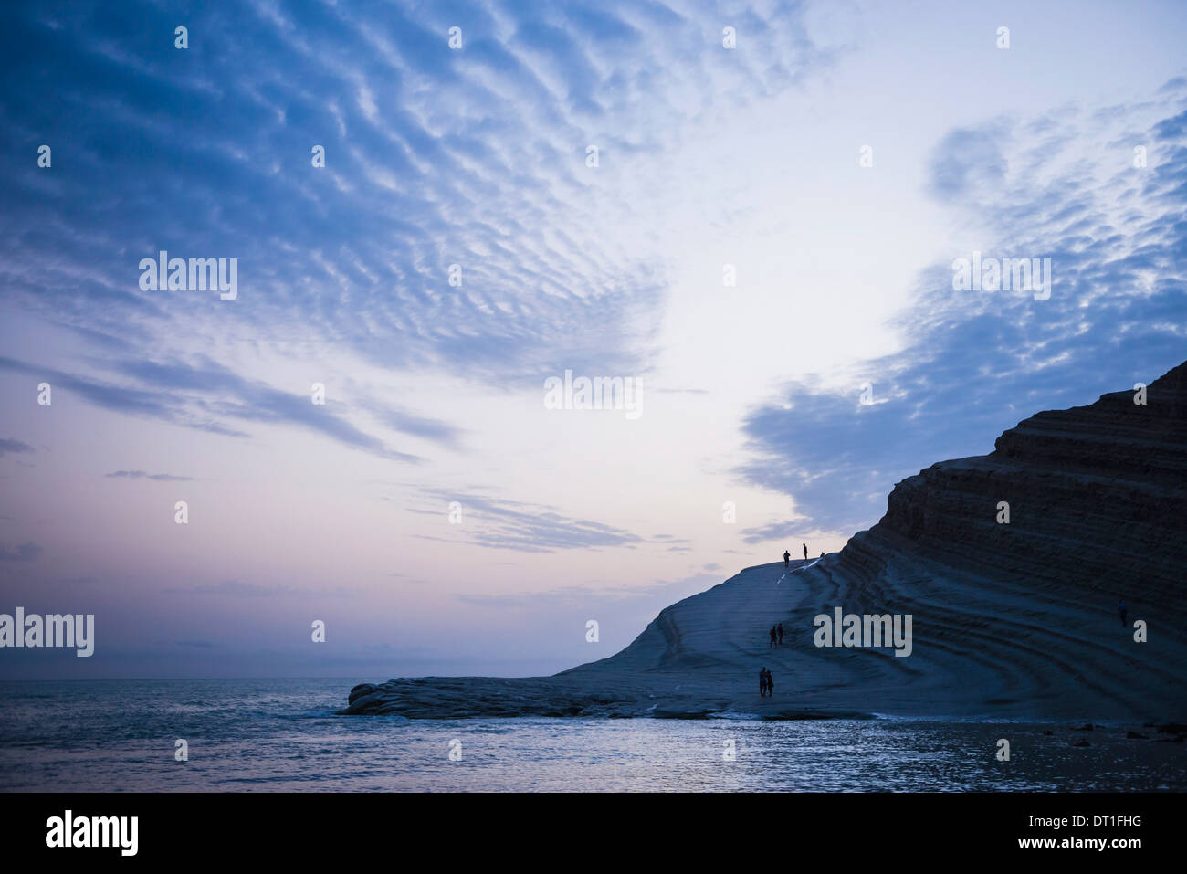 La Scala dei Turchi, nuvole riflettono il La Scala dei Turchi, Realmonte, Agrigento, Sicilia, Italia, Mediterranea Foto Stock