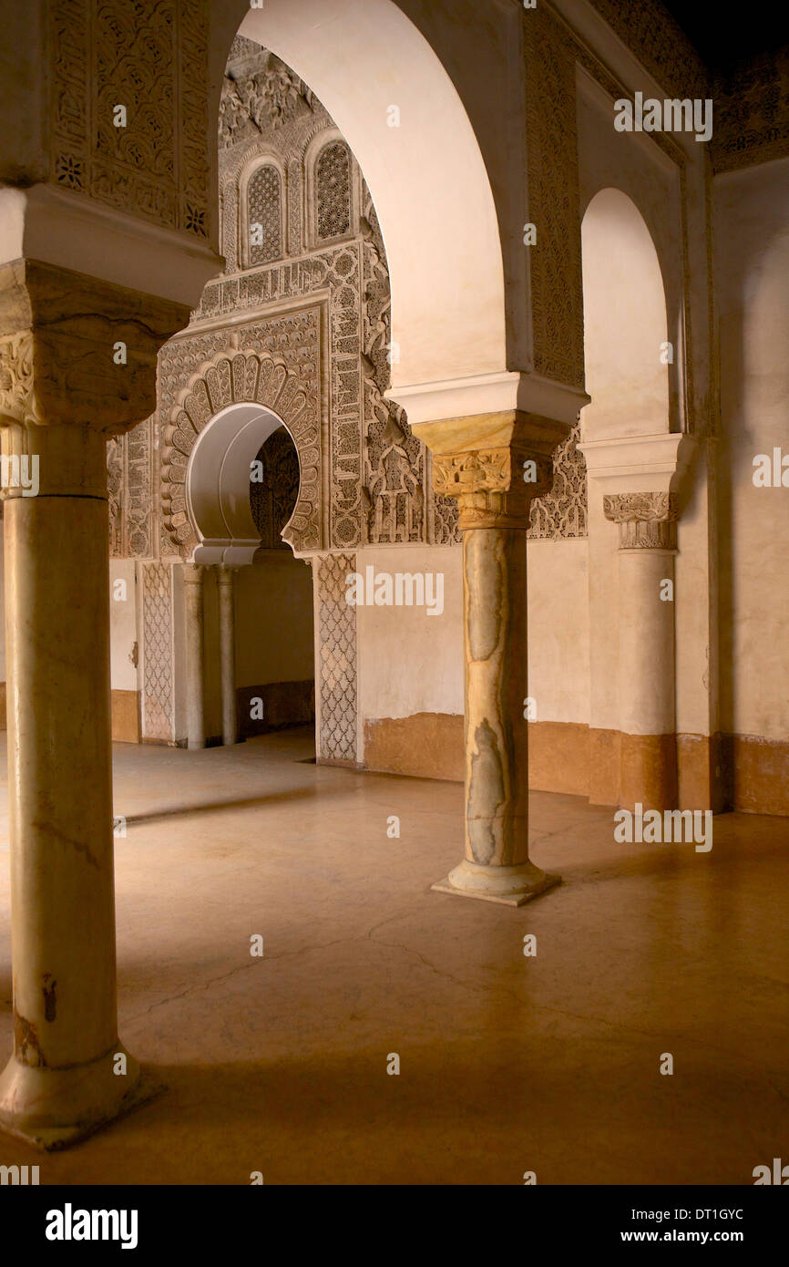 Intricate design Islamico a medersa Ben Youssef, Sito Patrimonio Mondiale dell'UNESCO, Marrakech, Marocco, Africa Settentrionale, Africa Foto Stock