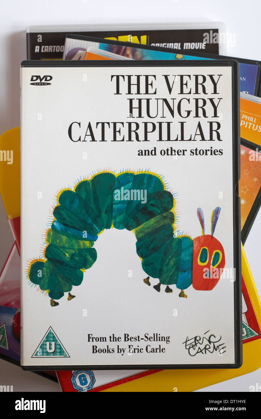 Pila di DVD con il molto affamati caterpillar e altre storie DVD sulla parte superiore Foto Stock