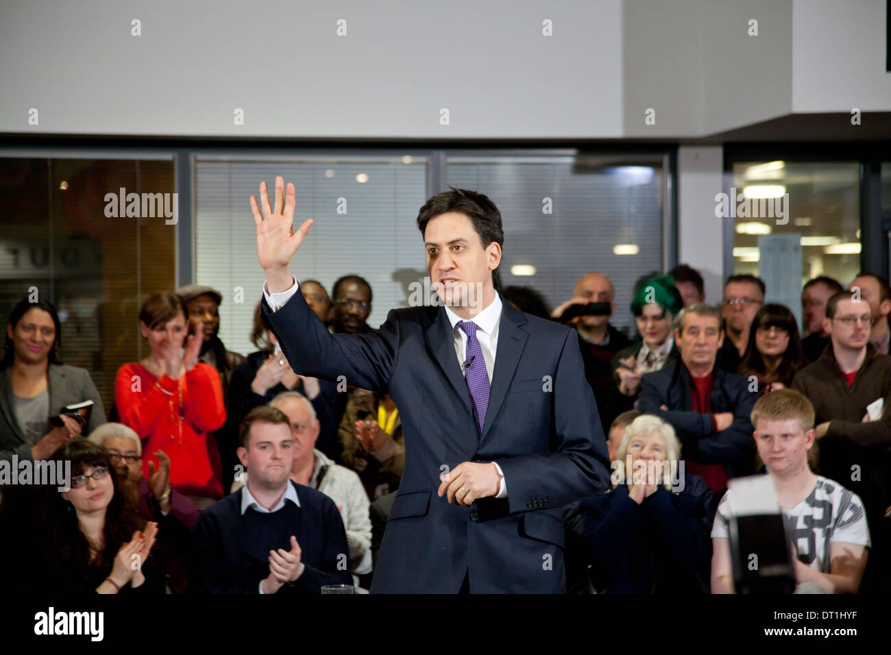 Ed Miliband parla a Wythenshawe, Gennaio 2014 Foto Stock