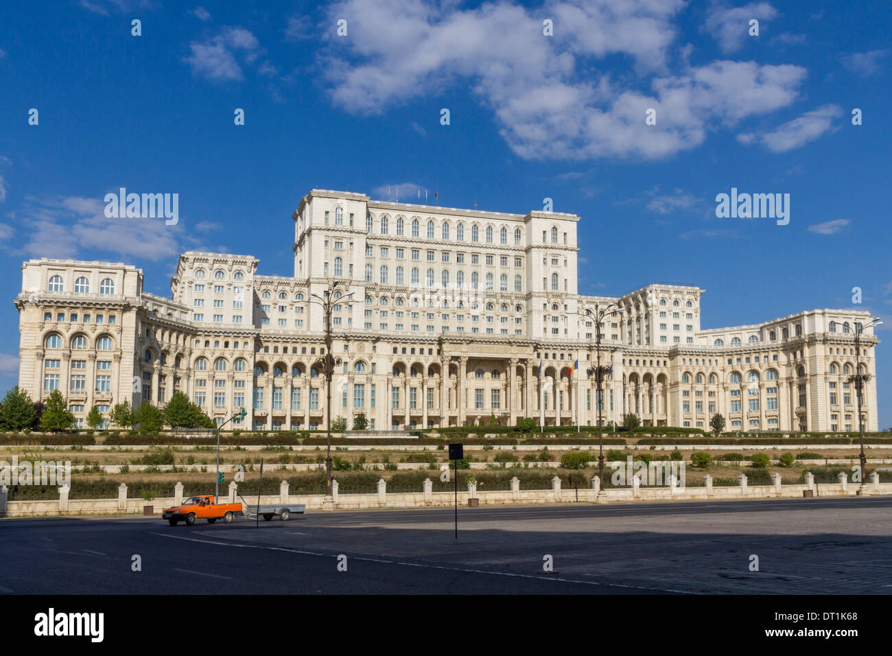 Palazzo del Parlamento, il secondo edificio più grande al mondo dopo il Pentagono, Bucarest, Romania, Europa Foto Stock