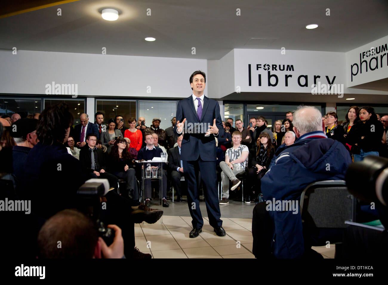 Ed Miliband parla a Wythenshawe, Gennaio 2014 Foto Stock