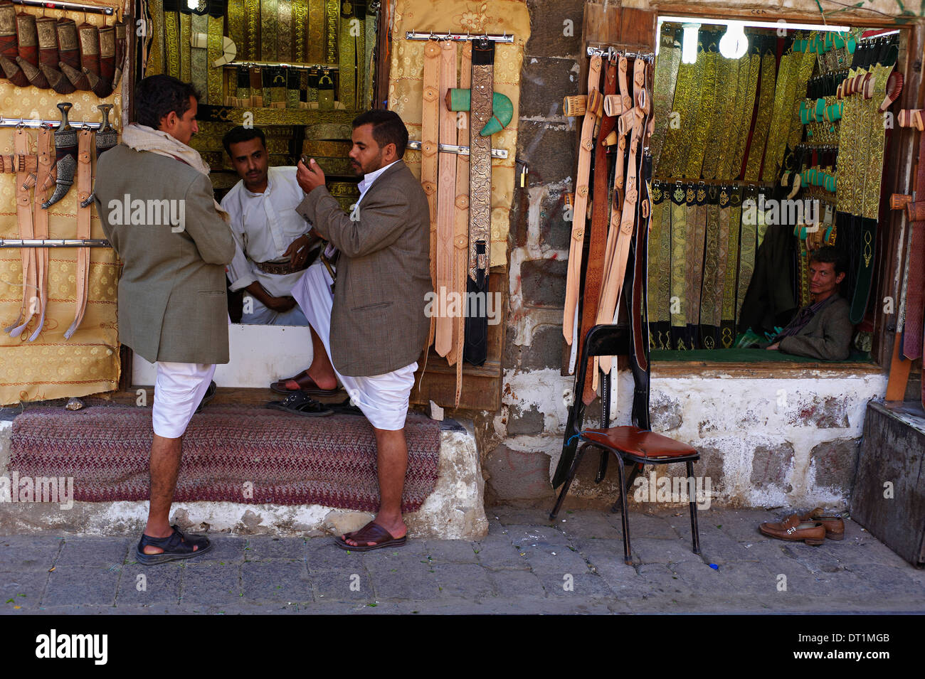 Souk nel centro storico della città, sito Patrimonio Mondiale dell'UNESCO, Sanaa, Yemen, Medio Oriente Foto Stock