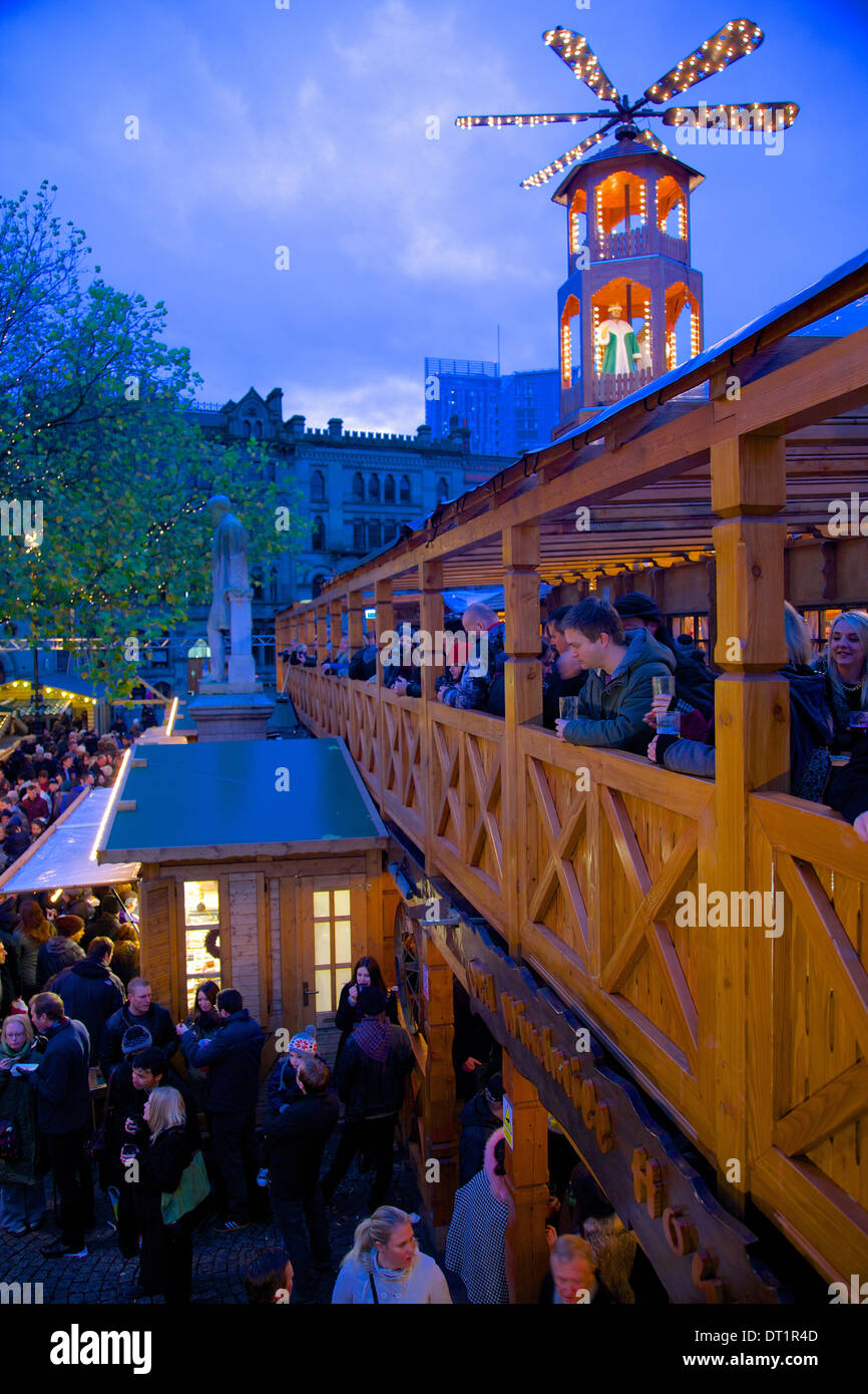 Mercato di Natale, Albert Square, Manchester, Inghilterra, Regno Unito, Europa Foto Stock