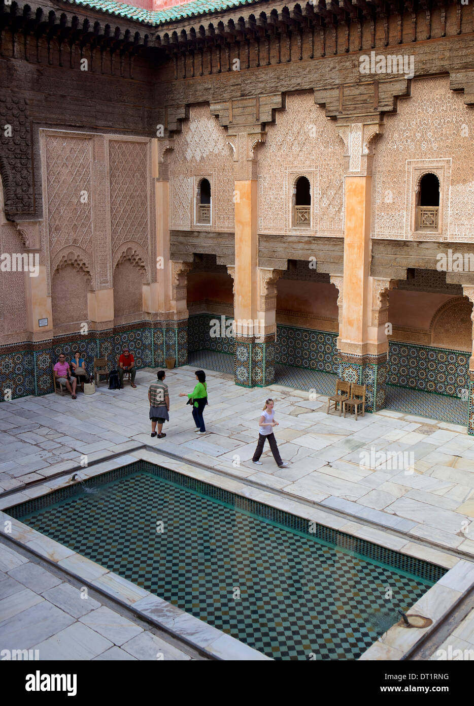 Intricate design Islamico a medersa Ben Youssef, Sito Patrimonio Mondiale dell'UNESCO, Marrakech, Marocco, Africa Settentrionale, Africa Foto Stock