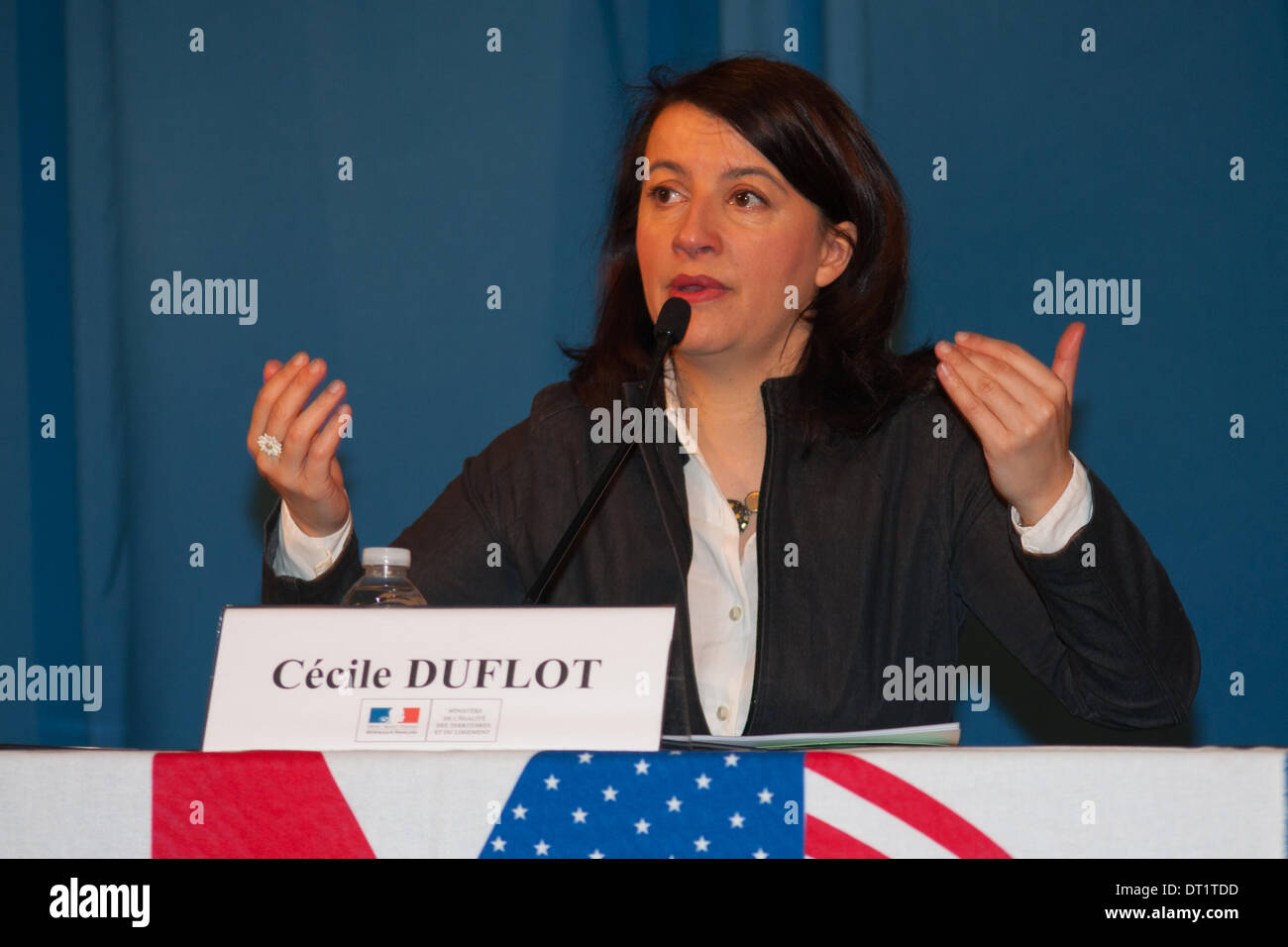 Cécile Duflot, Francese Ministre de l'Egalité des Territoires et du Logement, introduce la nuova legge in materia di regolamenti di alloggiamento Foto Stock