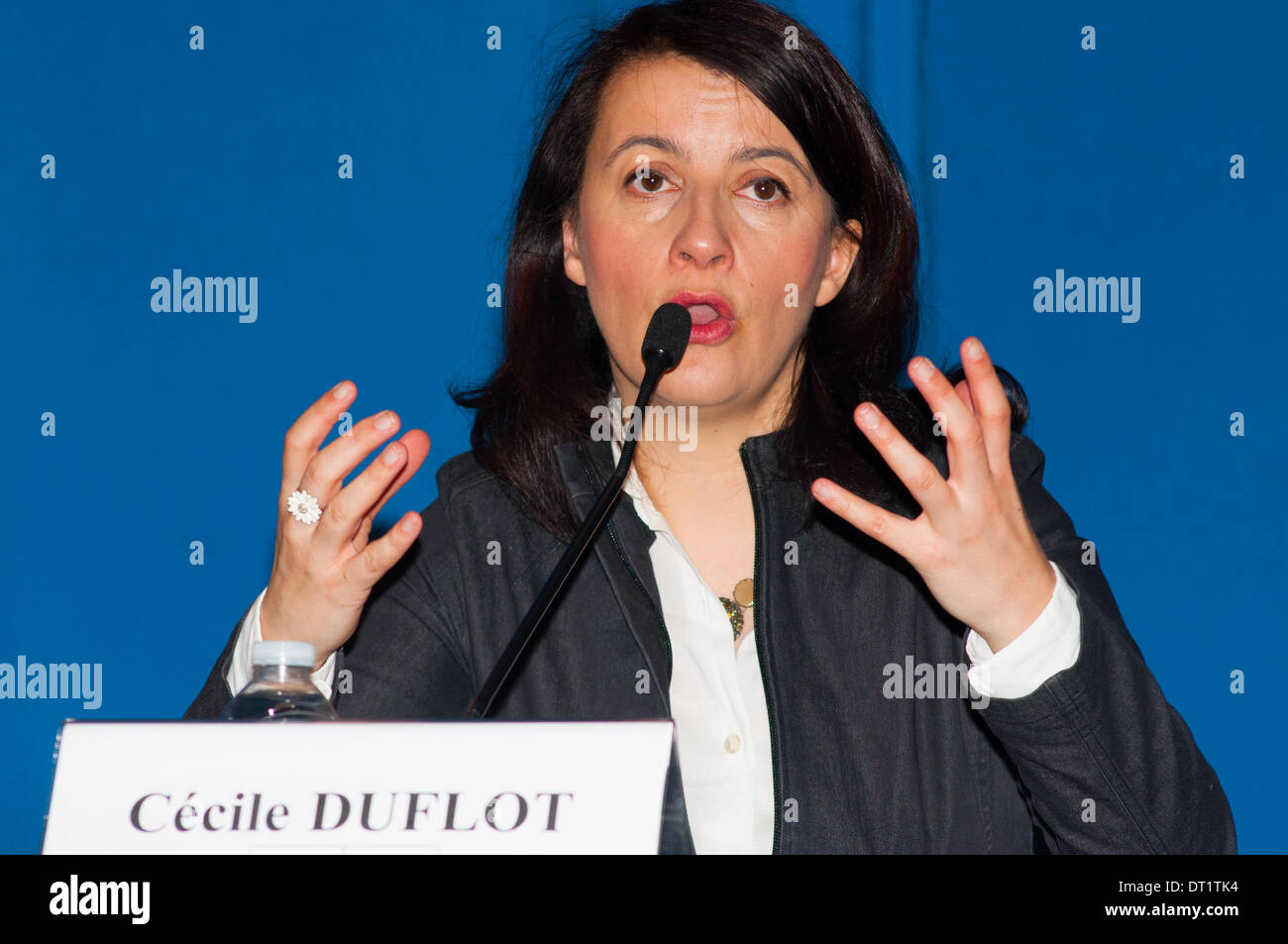 Cécile Duflot, Francese Ministre de l'Egalité des Territoires et du Logement, introduce la nuova legge in materia di regolamenti di alloggiamento Foto Stock