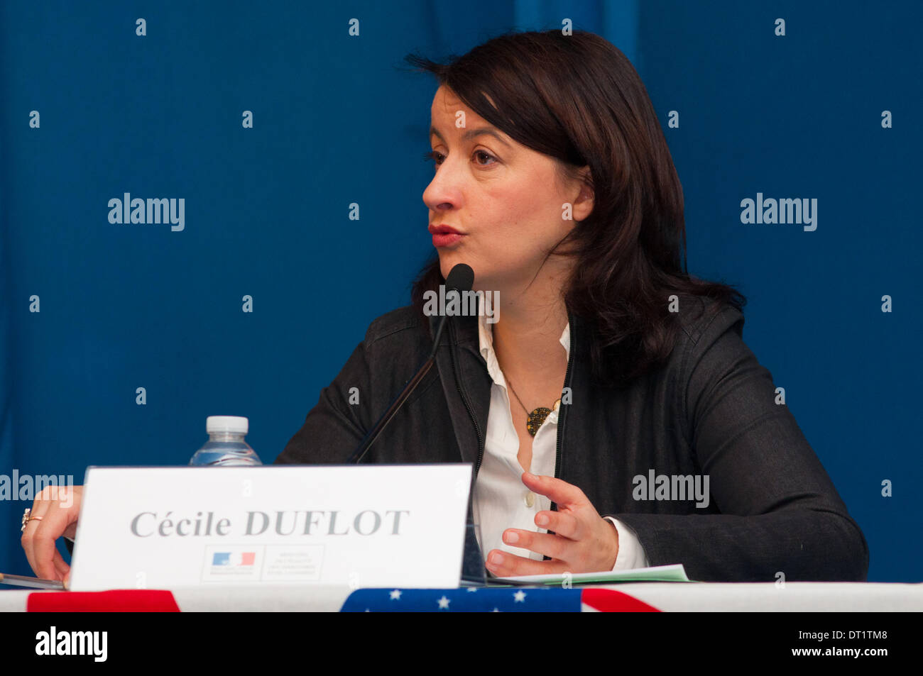 Cécile Duflot, Francese Ministre de l'Egalité des Territoires et du Logement, introduce la nuova legge in materia di regolamenti di alloggiamento Foto Stock