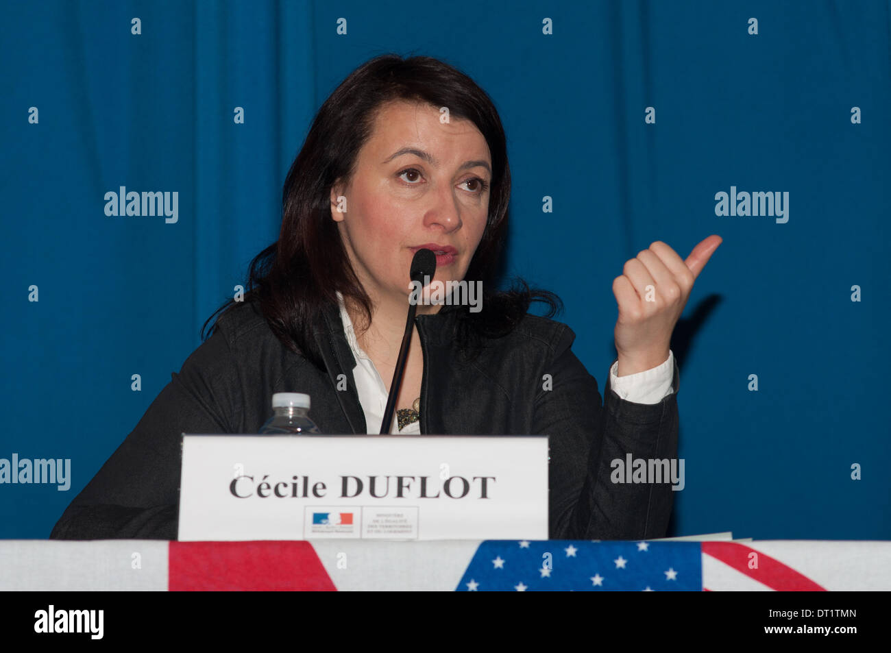 Cécile Duflot, Francese Ministre de l'Egalité des Territoires et du Logement, introduce la nuova legge in materia di regolamenti di alloggiamento Foto Stock