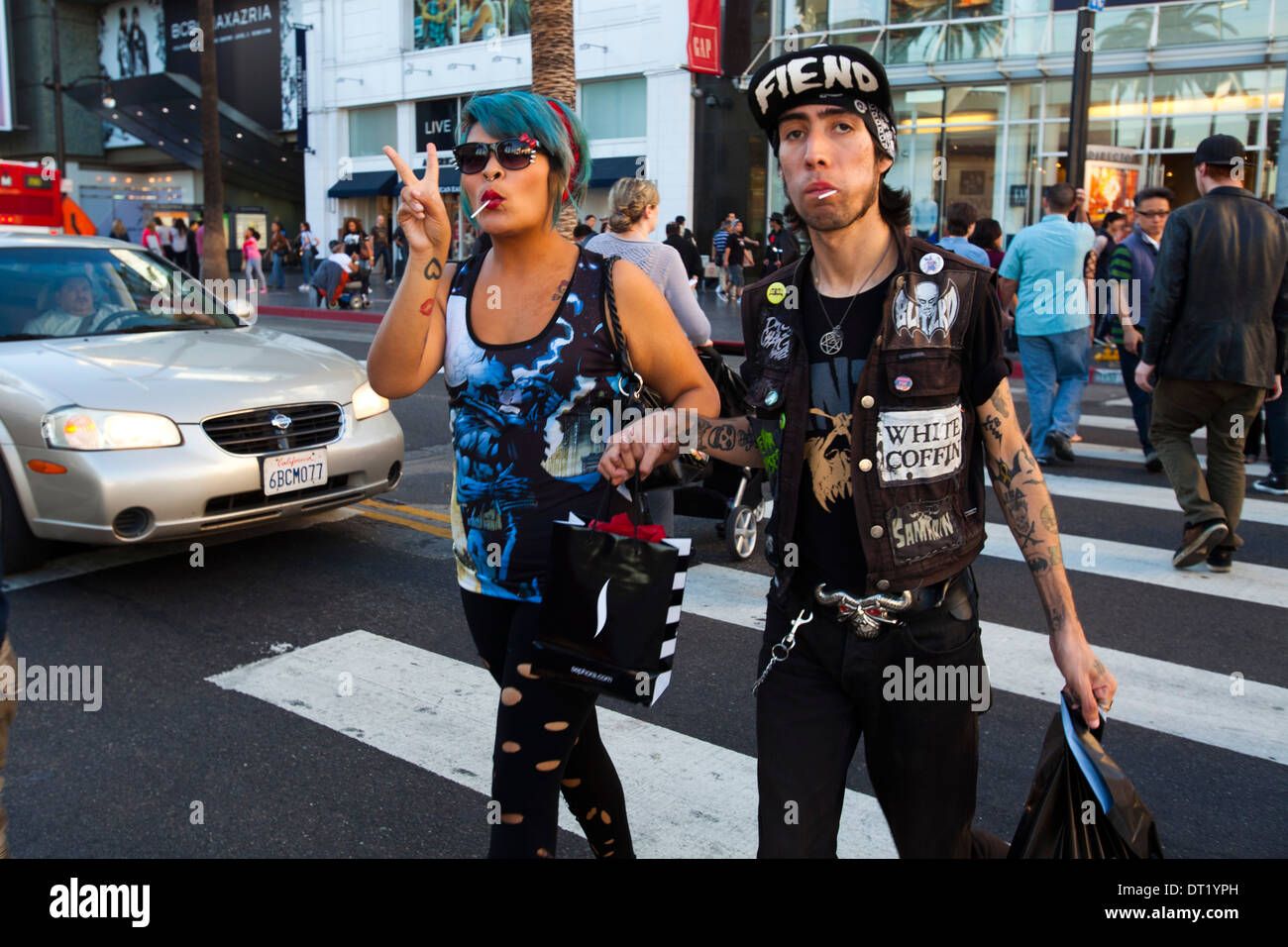 Un paio di passeggiate su Hollywood Boulevard, Los Angeles, California, Stati Uniti d'America Foto Stock