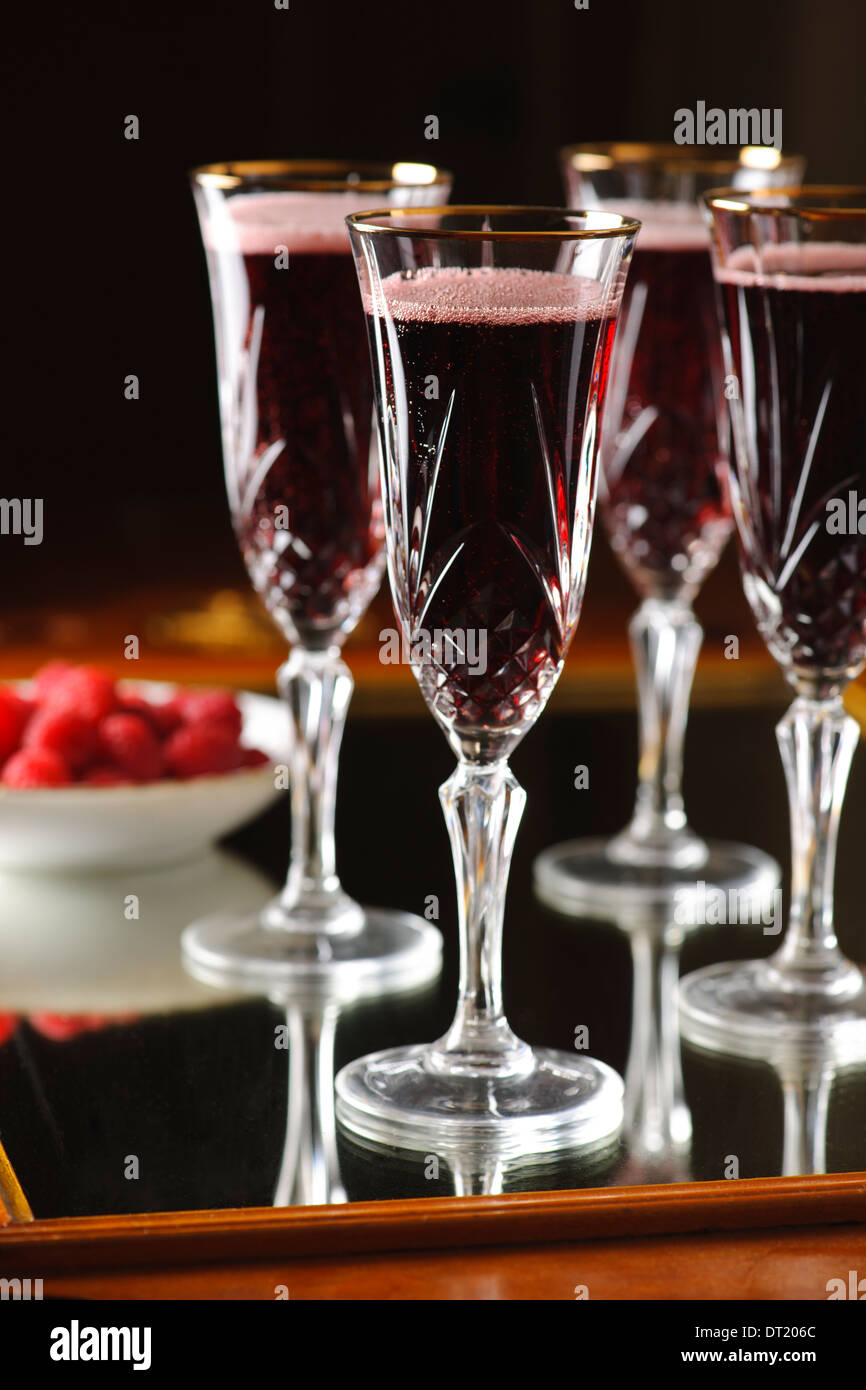 Kir Royal - Champagne w/ Crème de Cassis Foto Stock