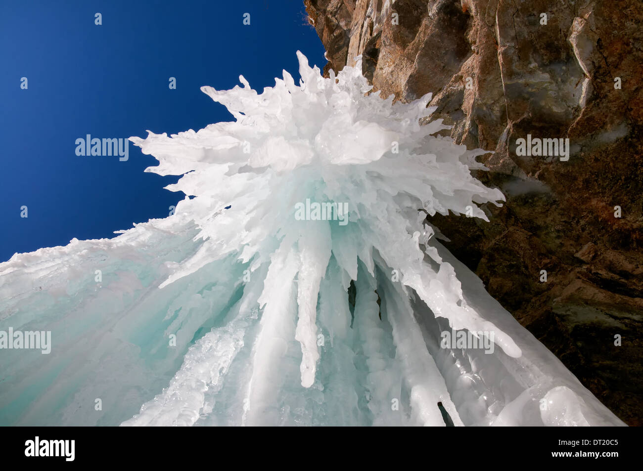 Ghiaccioli al ghiacciaio di inverno Foto Stock
