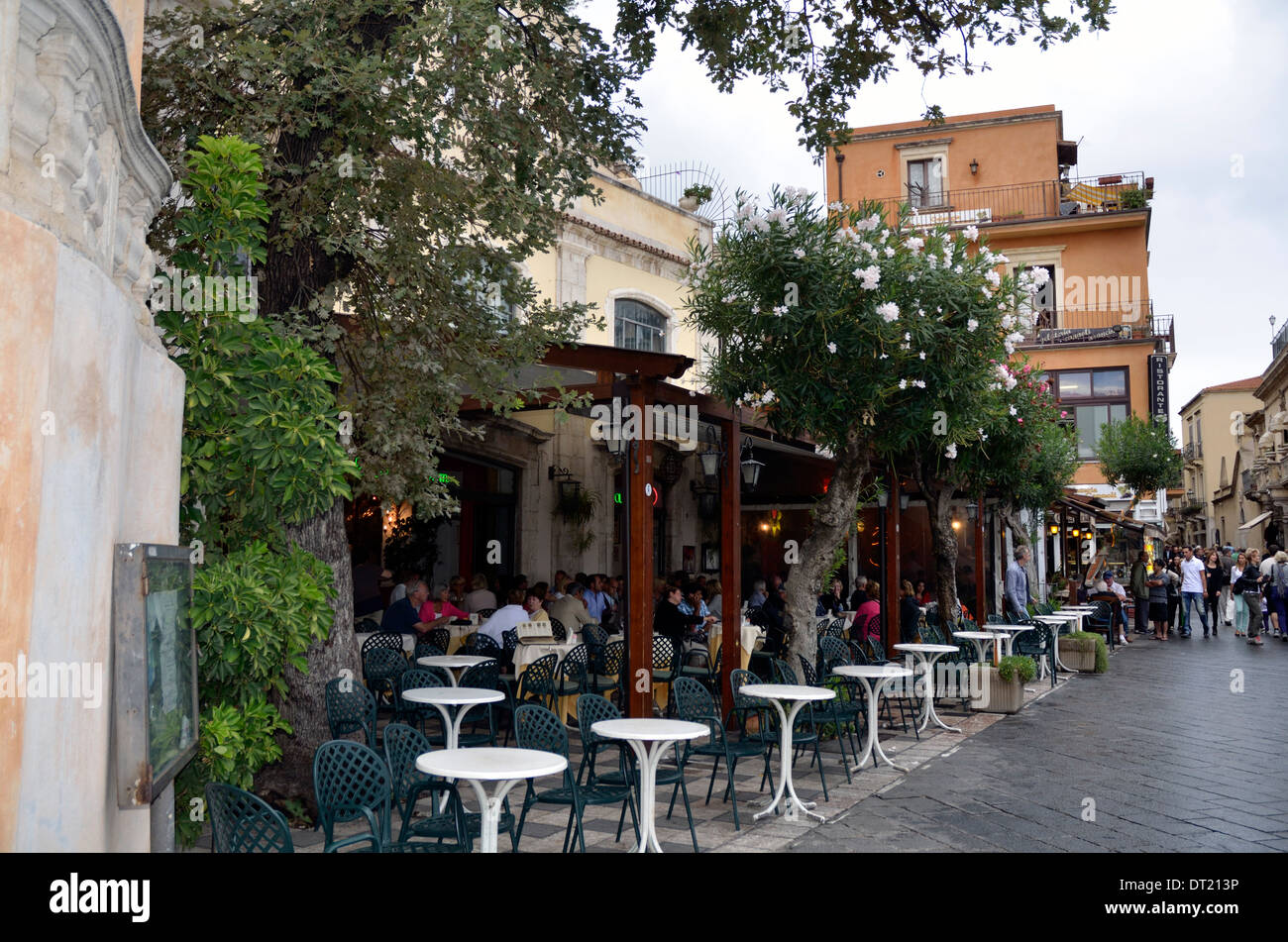 Ristorante, Corso Umberto I, Main Street, Taormina, Sicilia, Italia, Europa Foto Stock