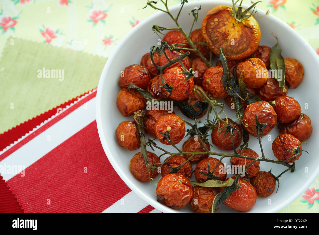 Pomodori con limone e aceto di lampone Foto Stock