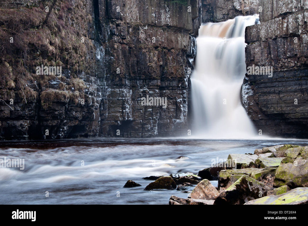 Forza elevata in cascata sul Fiume Tees, vicino a Middleton in Teesdale, Teesdale, County Durham, England, Regno Unito Foto Stock