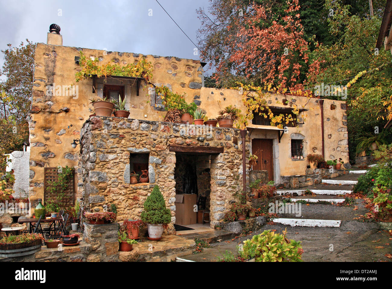 Tradizionale architettura Cretese in Kato Kera village, comune di Hersonissos, Heraklion, Creta, Grecia. Foto Stock