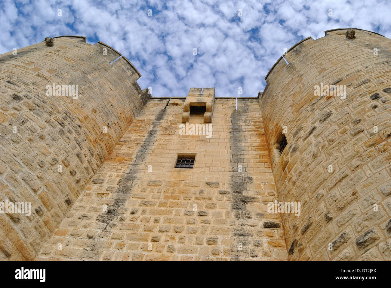 I bastioni e la Torre di Porta di Aigues-Mortes, la Camargue, la Provenza, Francia Foto Stock