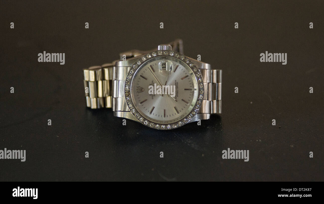 Orologio contraffatto immagini e fotografie stock ad alta risoluzione -  Alamy