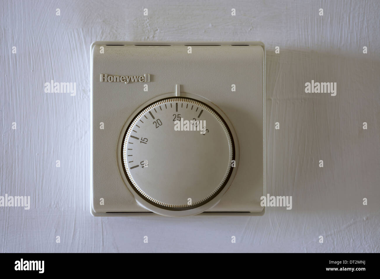 Il riscaldamento domestico di termostato regolato a 25 Foto Stock