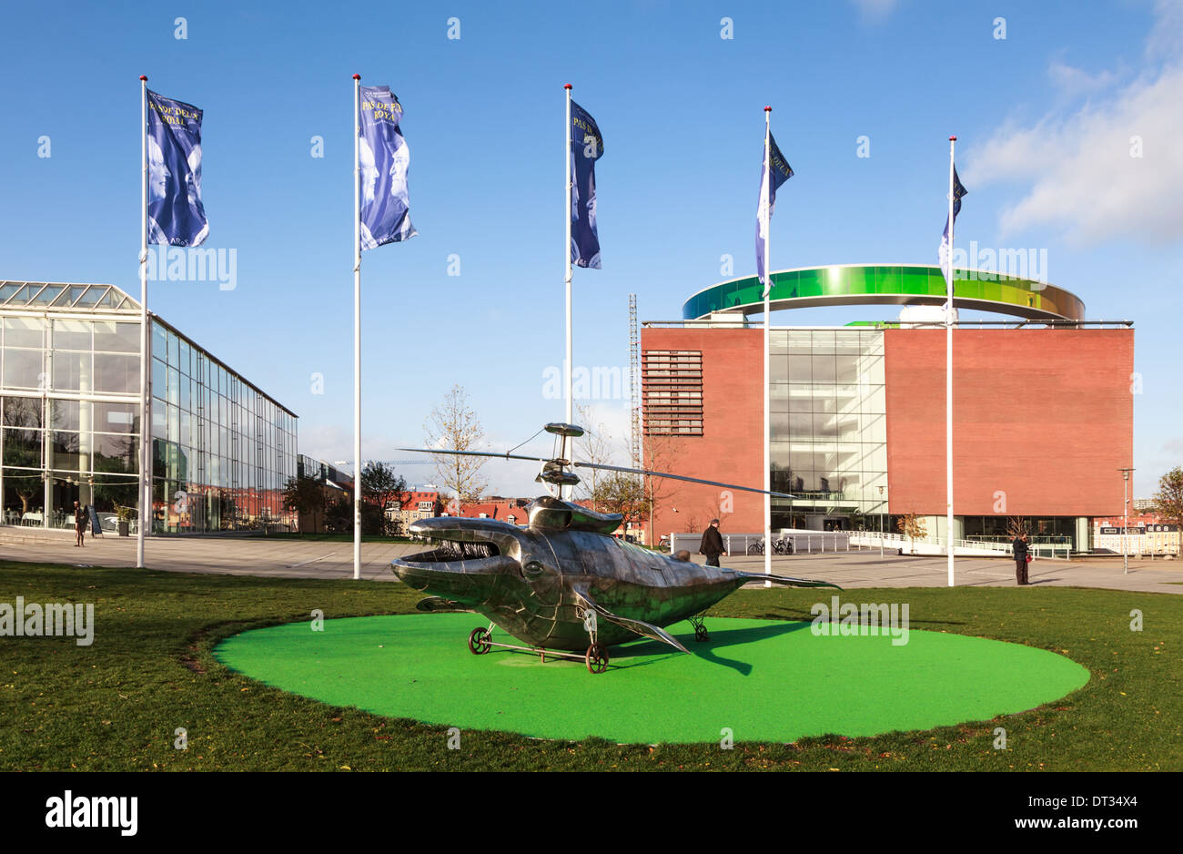 Aarhaus, Danimarca. Il whalecopter al di fuori del Kunstmuseum o Art Museum, con lo skywalk Foto Stock