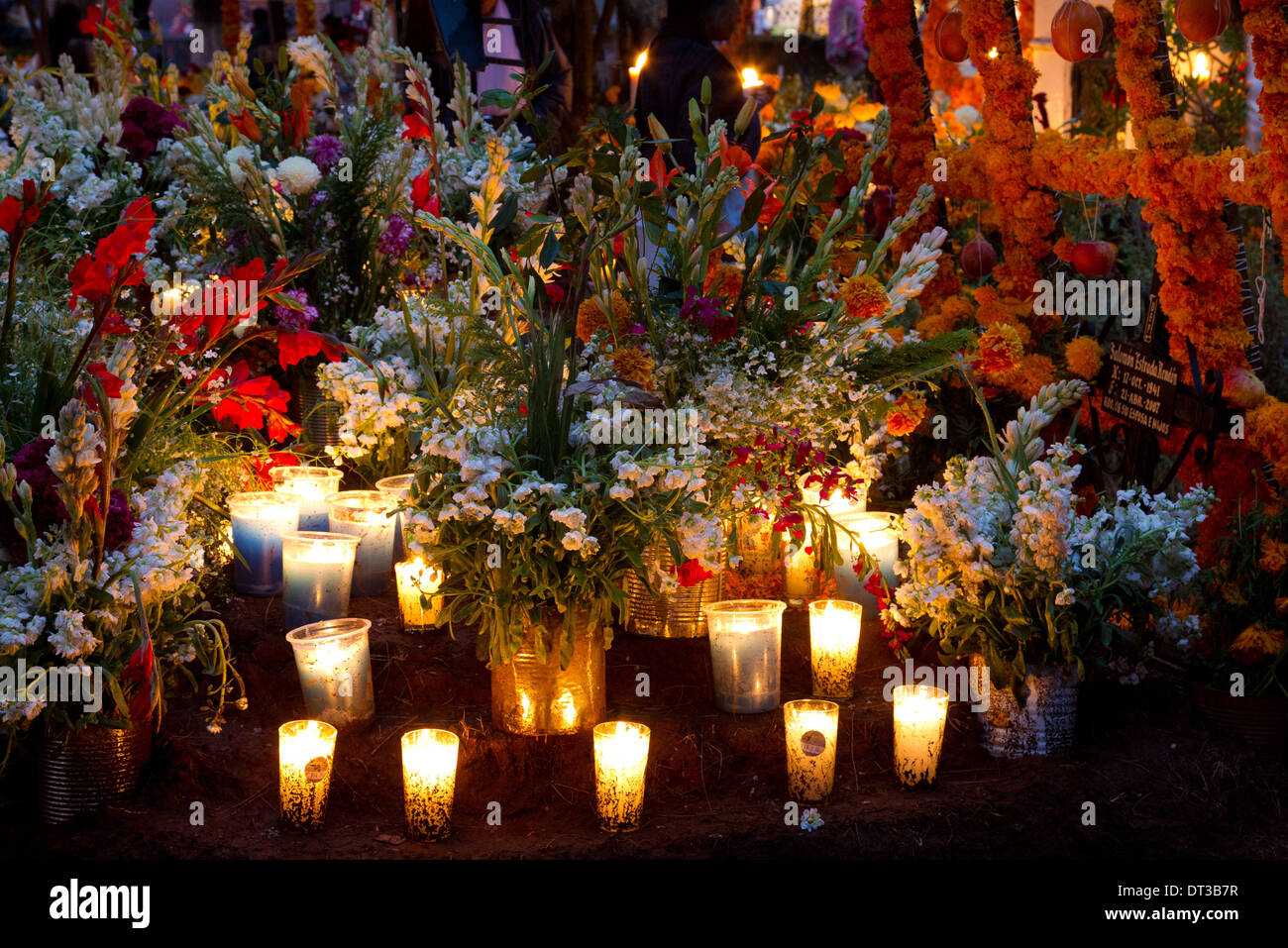 Il giorno dei morti è celebrata nelle città e nei villaggi intorno al Lago Patzcuaro. Foto Stock