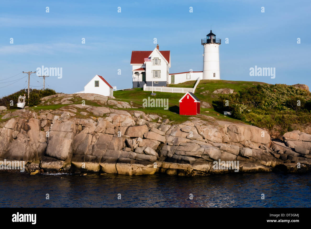 Nel tardo pomeriggio luce ricade su Cape Neddick faro o Nubble Luce, York Beach, Maine Foto Stock
