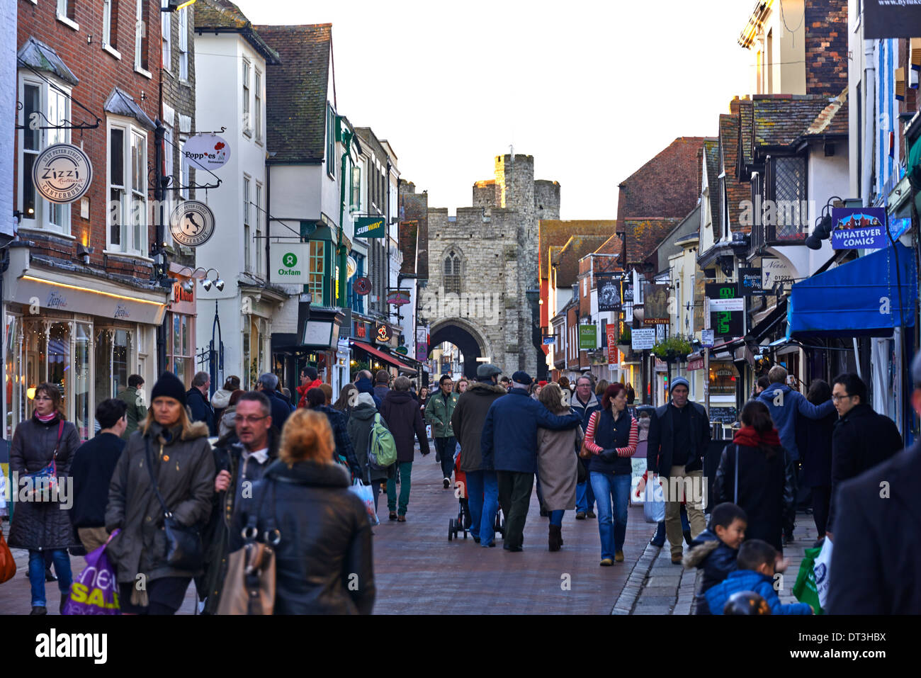 Canterbury è uno storico inglese cattedrale della città che si trova nel cuore della città di Canterbury Foto Stock