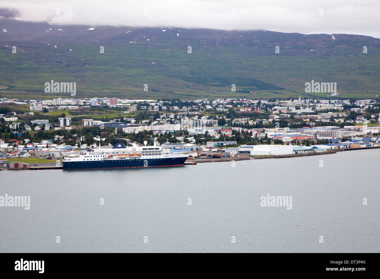 La nave da crociera Minerva in porto ad Akureyri, Islanda Foto Stock