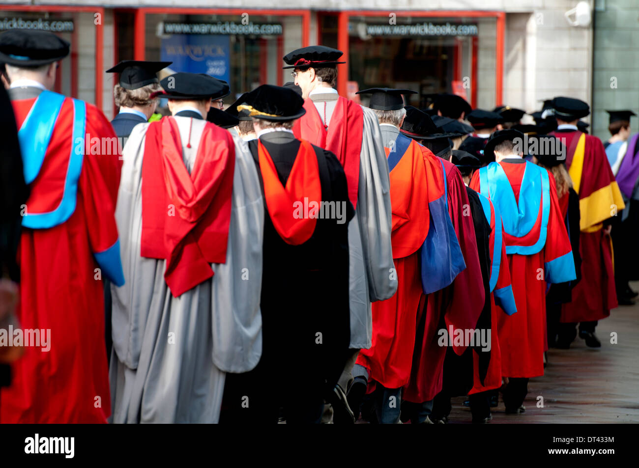 La processione di accademici, Università di Warwick il giorno di graduazione, REGNO UNITO Foto Stock