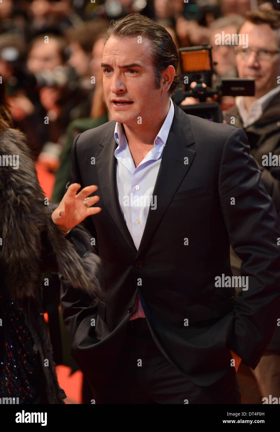 Berlino, Germania, 8 feb 2014. Jean Dujardin assiste il 'i monumenti uomini' Premiere al sessantaquattresimo Berlinale annuale Festival Internazionale del Film alla Berlinale Palast 8 febbraio del 2014 a Berlino, Germania. Credito: Janne Tervonen/Alamy Live News Foto Stock