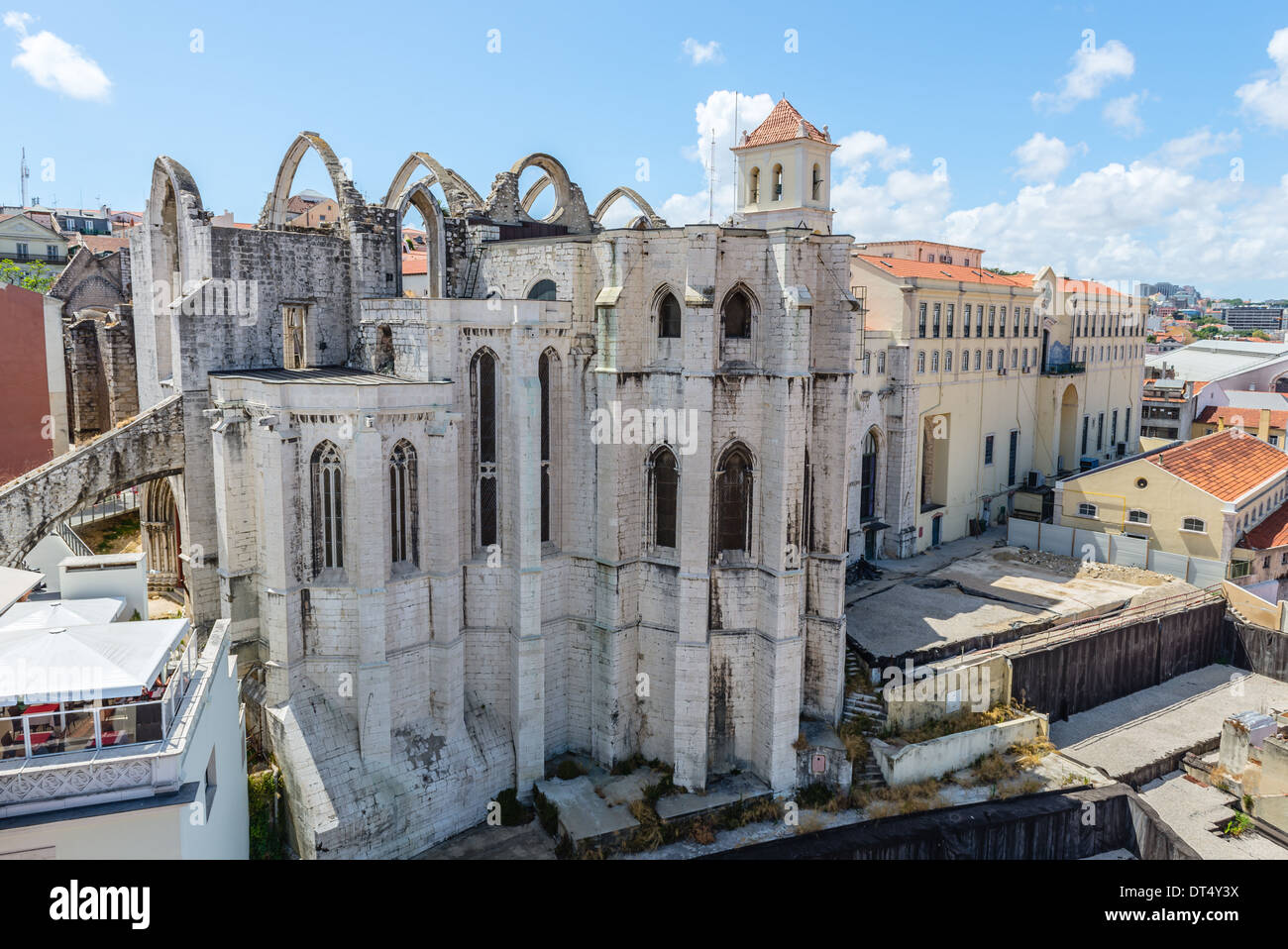 Vista del Carmo chiesa di Lisbona Foto Stock