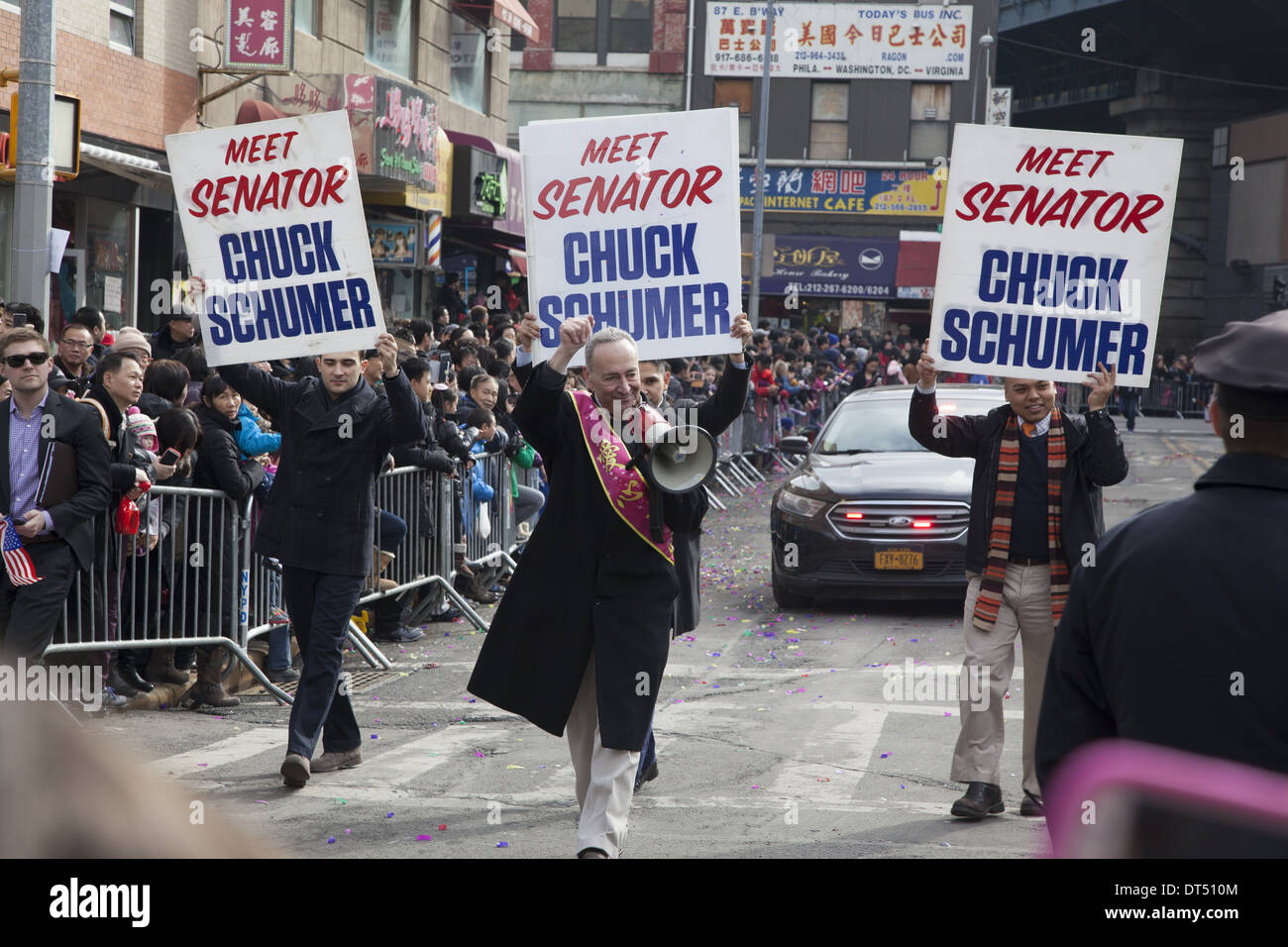 Il senatore Chuck Schumer marche nel nuovo anno cinese parata del giorno nella città di New York. Foto Stock