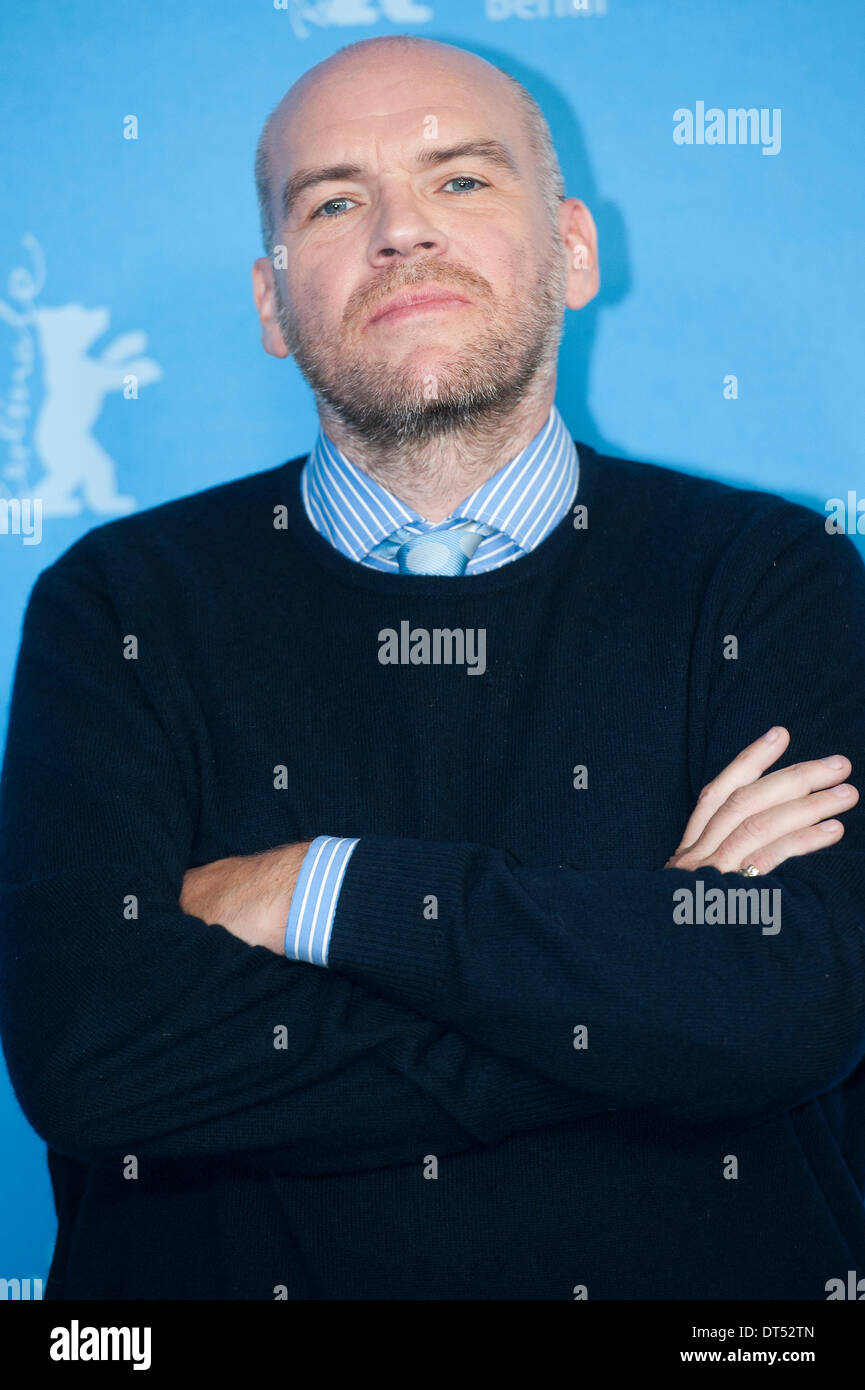 Berlino, Germania. Il 9 febbraio 2014. John Michael McDonagh presenta il nuovo film "Calvario ' nella 64th Berlinale Film Festival con Brendan Gleeson. Goncalo Silva/Alamy Live News Foto Stock