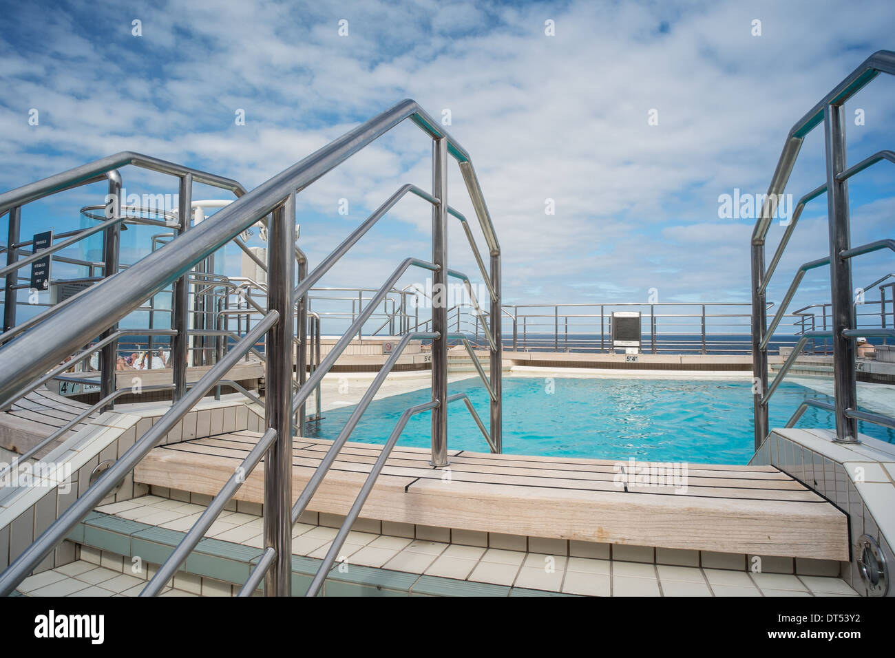 Passi per piscina, Queen Mary 2, Ocean Liner. Foto Stock