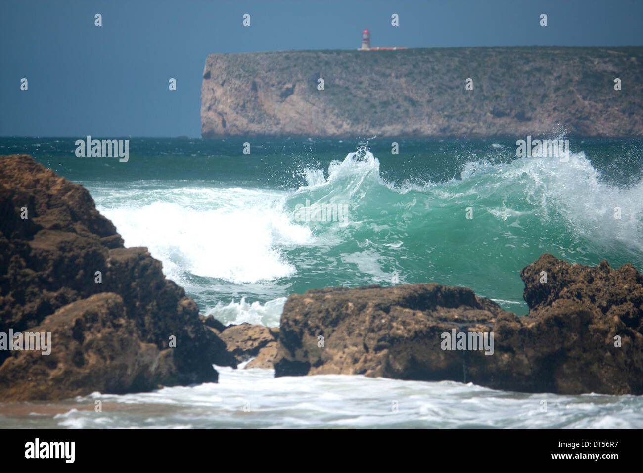 Tempestoso Oceano Atlantico cercando di Cape St Vincent Sagres Parque Natural da Costa Vicentina e Sudoeste Alentejano Algarve Portogallo Foto Stock