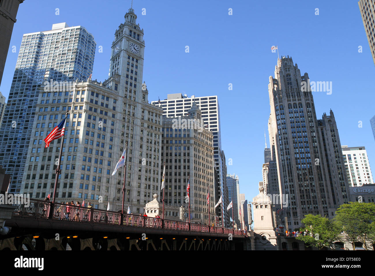 Il Wrigley Building e la torre della tribuna, Chicago, Illinois Foto Stock