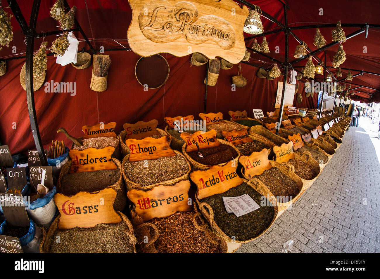 La medicina di erbe, venditore ambulante di erbe medicinali, wellness, spice Foto Stock