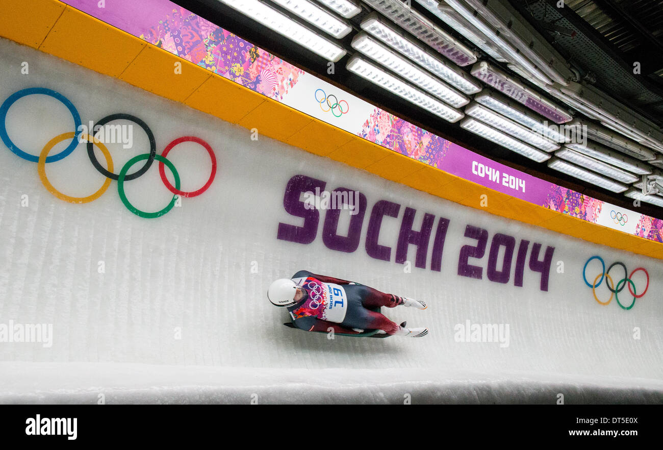 Sochi, Russia. 9 febbraio 2014. I Giochi olimpici invernali XXII Sochi, Russia. 09Feb, 2014. Uomini Singoli Luge Medal Round a Sanki Centro di scorrimento in Rosa Khutor, Russia. La lettonia Ivar Kivlenieks. Credito: Azione Sport Plus/Alamy Live News Foto Stock