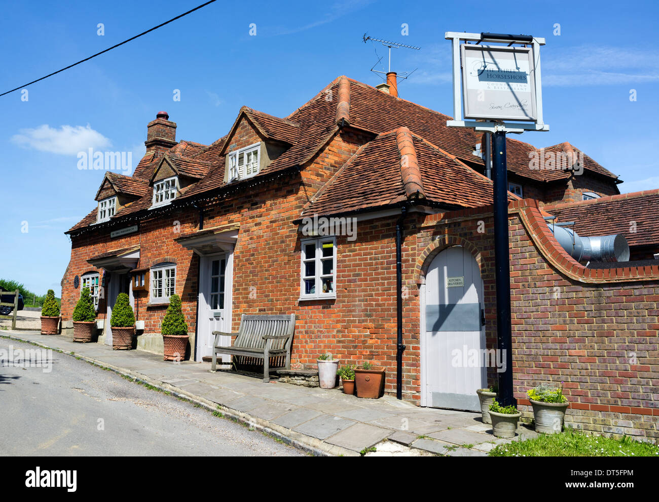 Tre ferri di cavallo rurale locale village pub Radnage Bucks REGNO UNITO Foto Stock