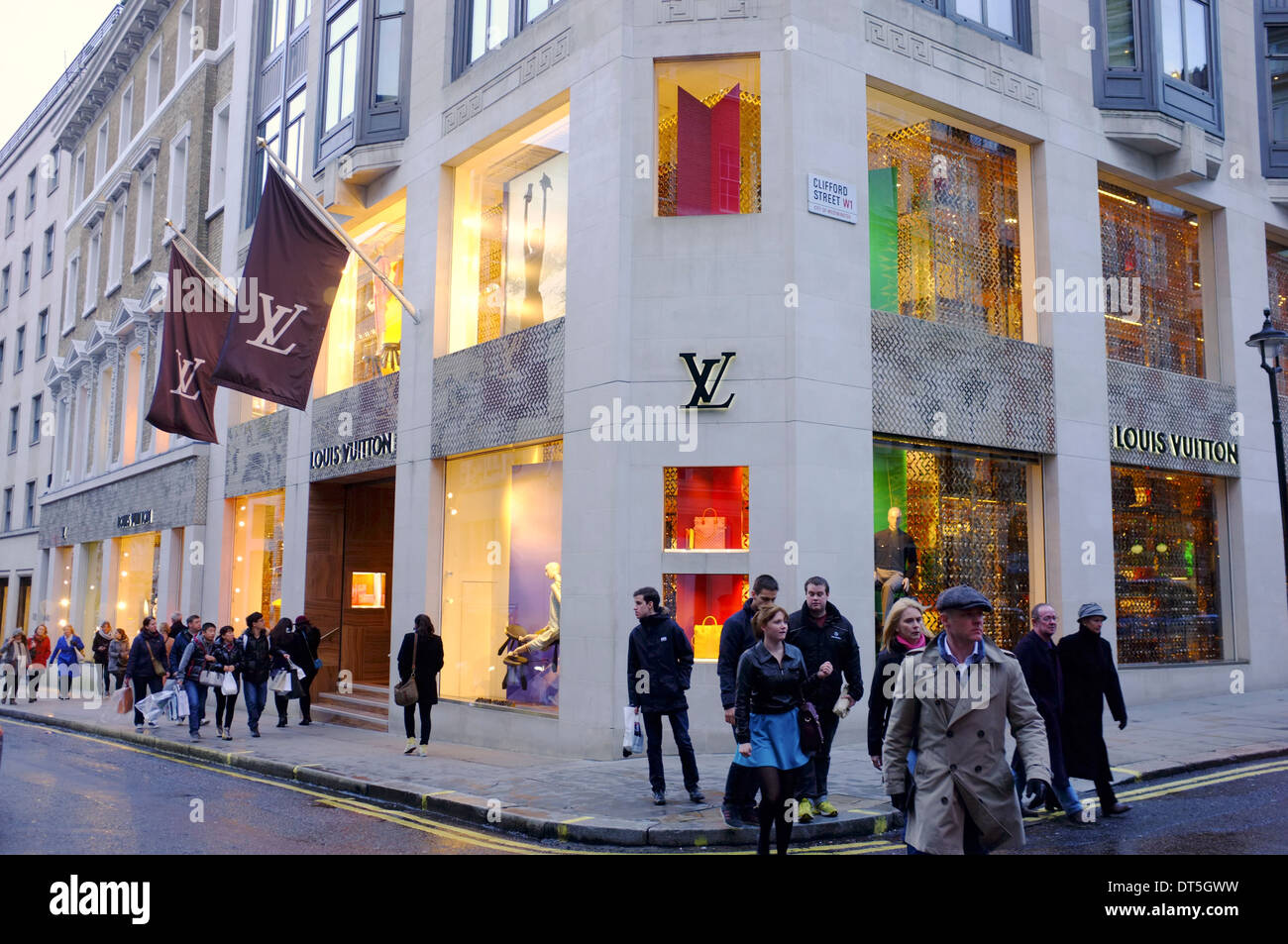 Louis Vuitton su un angolo di Bond Street & Clifford Street, Londra Foto Stock