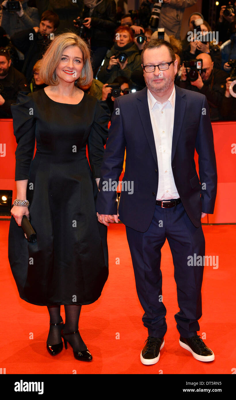 Berlino, Germania. 09Feb, 2014.regista Lars von Trier e moglie Bente Froge arriva alla premiere di Nymphomaniac Volume i durante la 64a Berlino annuale Festival Internazionale del Film aka Berlinale a Berlinalepalast a Berlino, Germania, il 09 febbraio 2014 Credit: dpa picture alliance/Alamy Live News Foto Stock