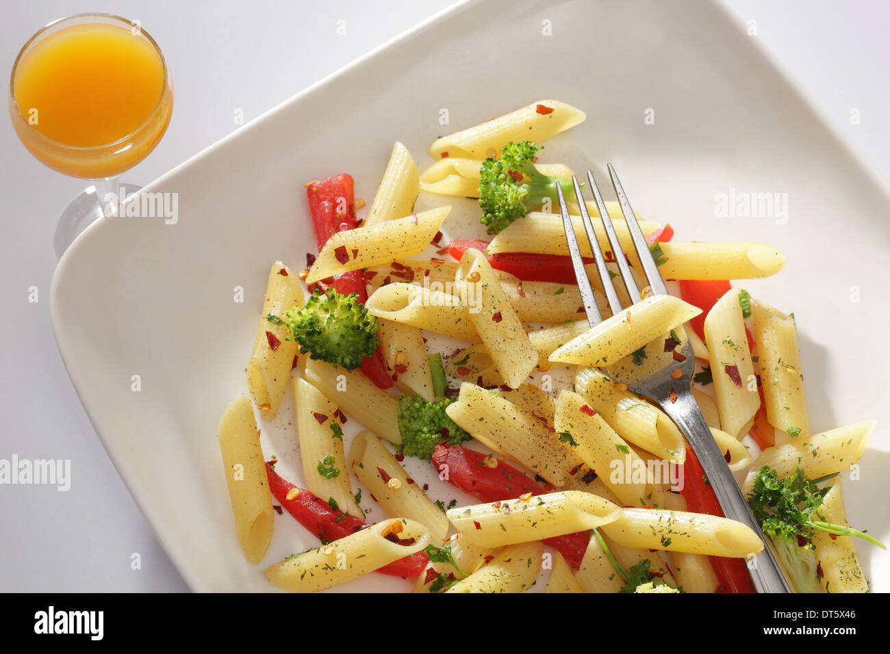 La pasta è un termine generico per l'italiano varianti delle tagliatelle Foto Stock