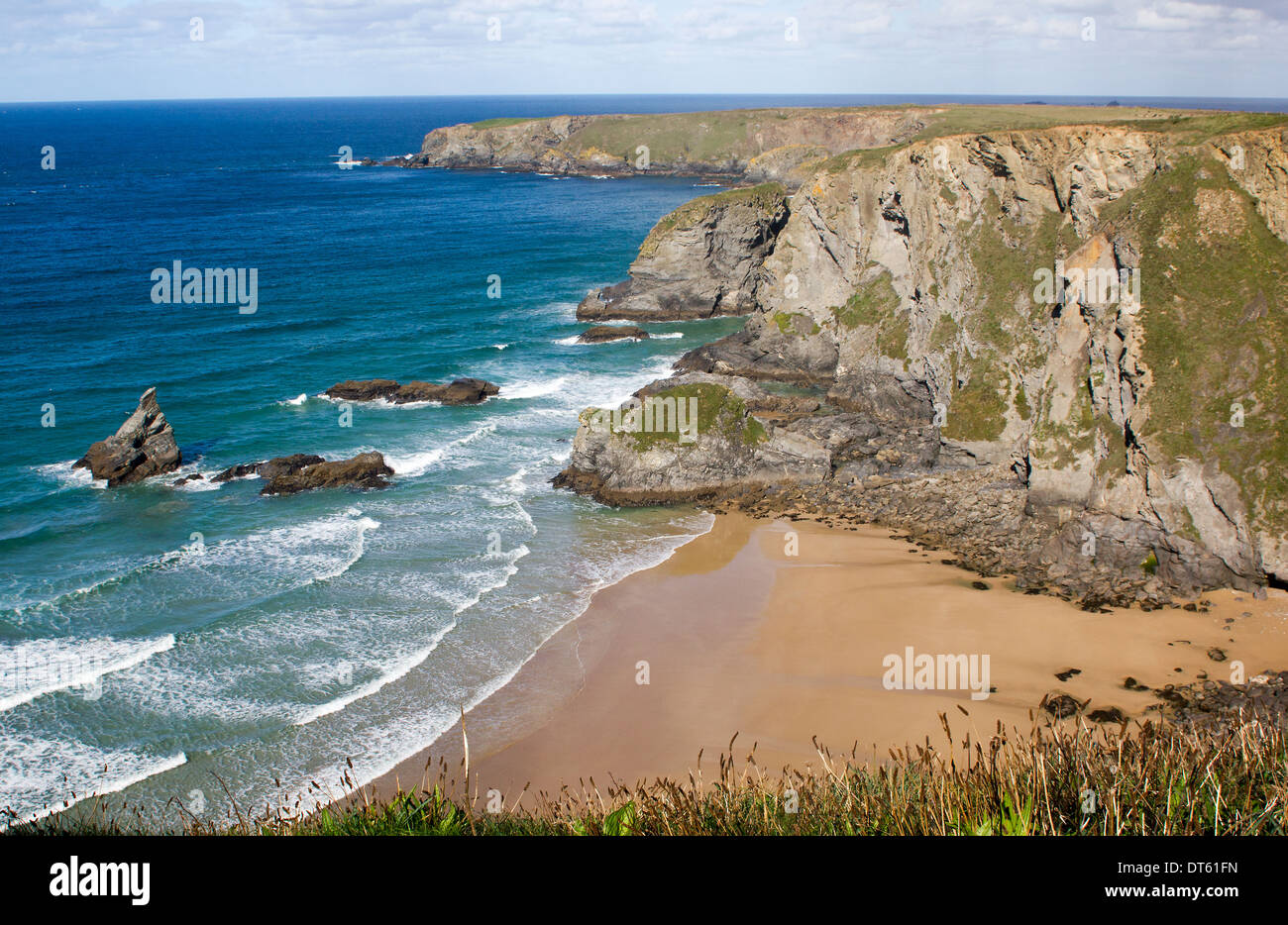 Cornish vista costiera guardando a Nord dal punto Carnewas, Cornwall, Regno Unito. Foto Stock