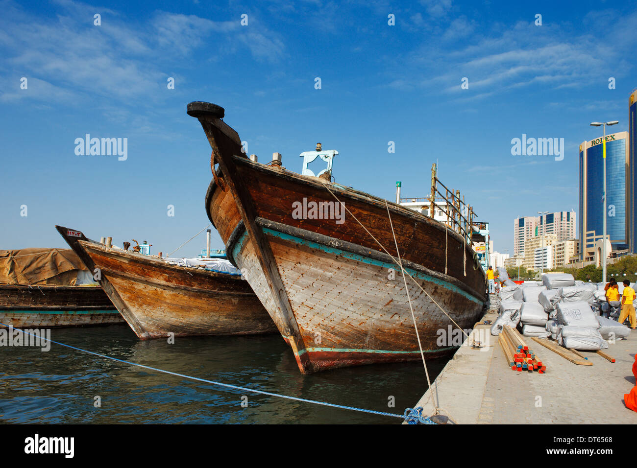 Dubai, UAE: Deira Creek rimane ancora un importante hub commerciale per le merci oggetto di scambi tra l'Iran e la penisola arabica Foto Stock