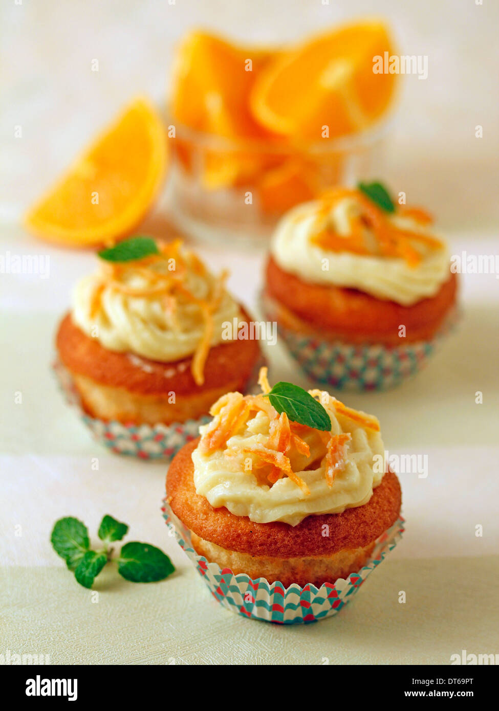 Tortini di arancione. Ricetta disponibile. Foto Stock