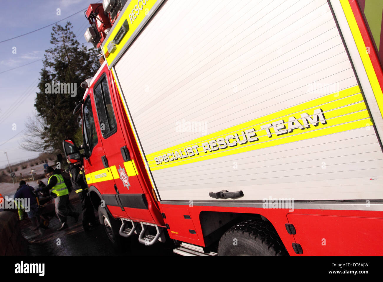 Fire and Rescue Service Specialist team di soccorso veicolo implementata presso Burrowbridge sui livelli di Somerset Feb 2014 Foto Stock