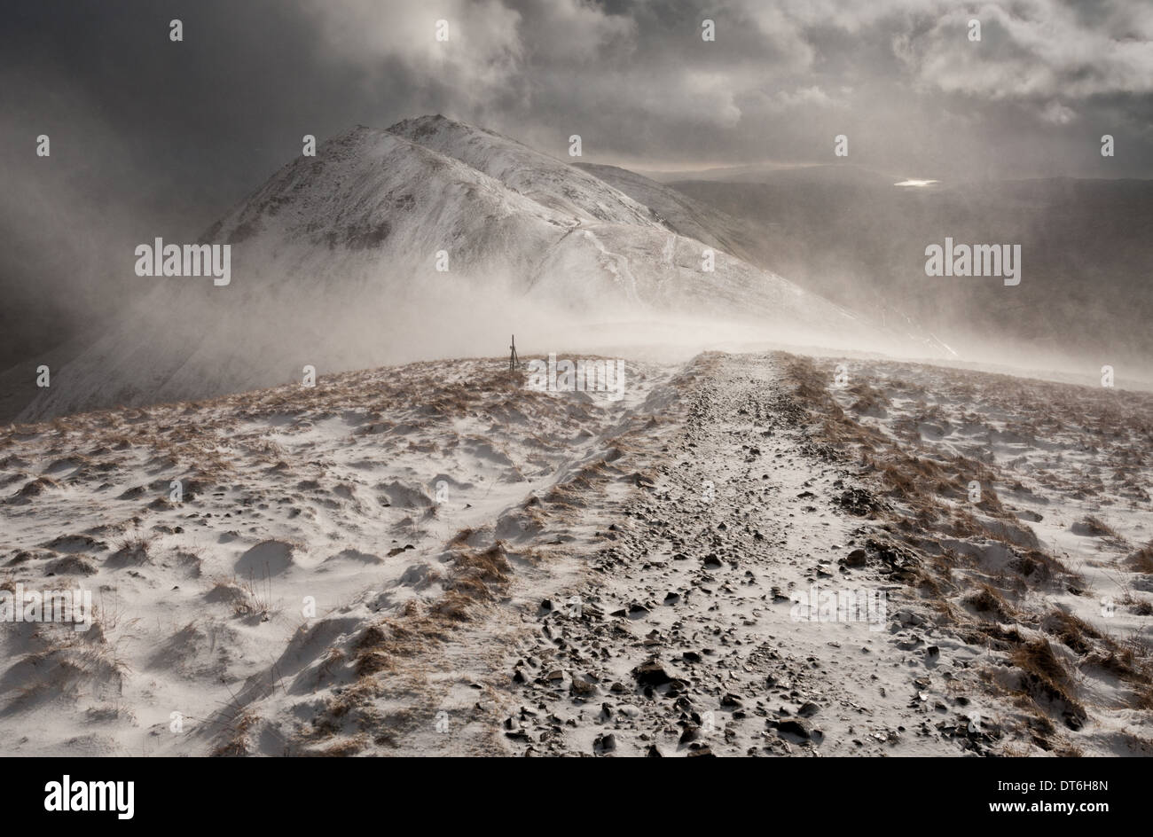 Spettacolare tempesta di neve su Froswick, collina sul ferro di cavallo Kentmere, Lake District inglese, REGNO UNITO Foto Stock