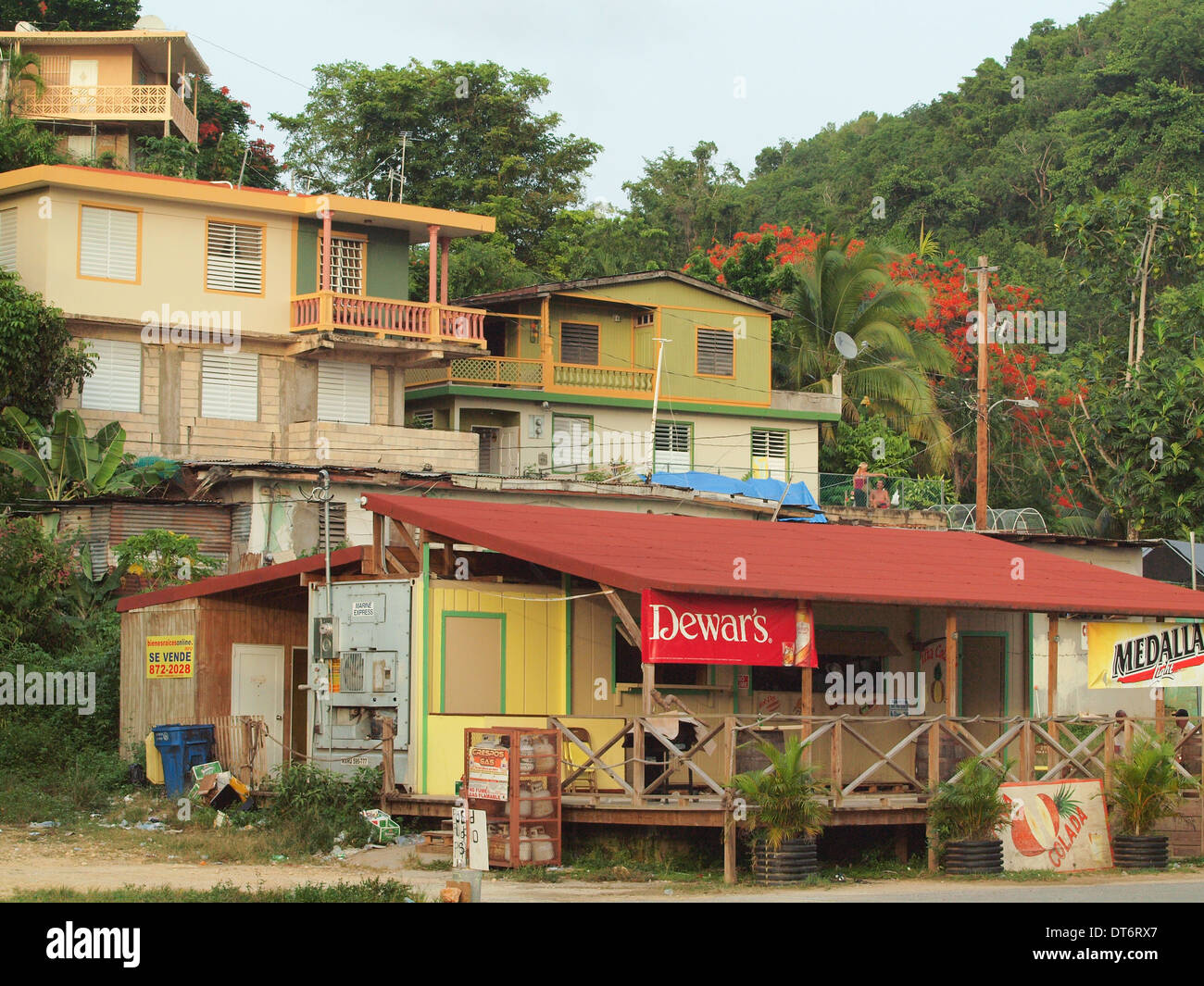 Hillside e bar in Aguadilla, Puerto Rico Foto Stock