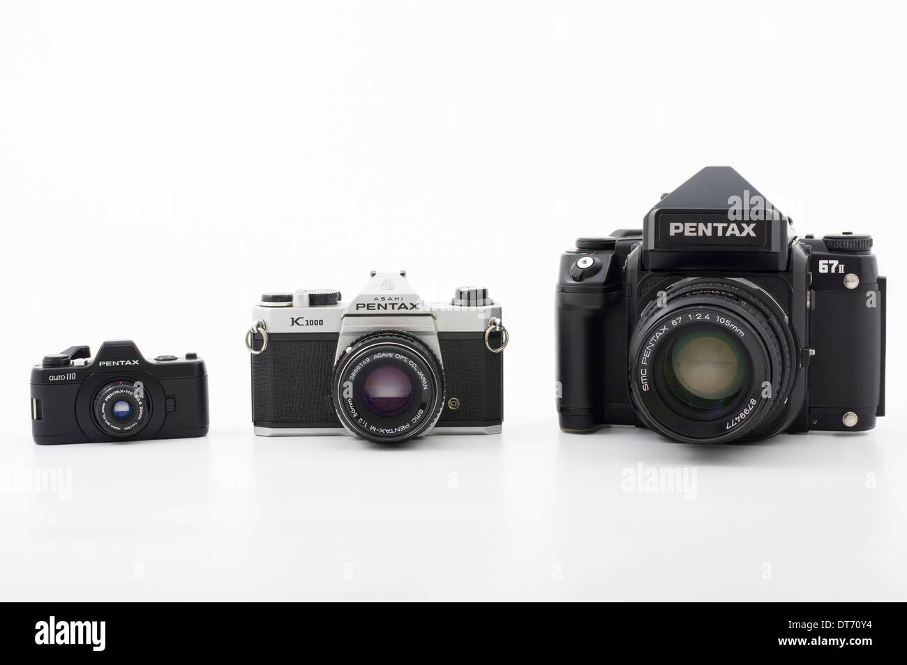 Pentax film fotocamere reflex in diversi formati di pellicola. 67II medio formato, K1000 35mm, Auto110 110 film Foto Stock